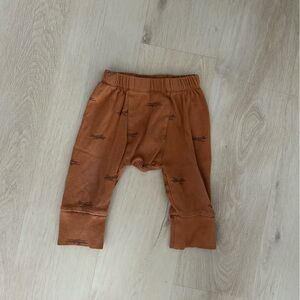 Kate Quinn airplane ribbed pants 6-12 m